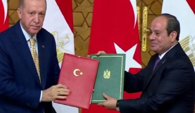Cumhurbaşkanı Erdoğan ve Sisi, Kahire’de ortak mutabakat metnine imza attı