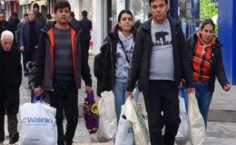 İranlılar Van’a akın etti: 4 günlük tatilde mağazalar doldu